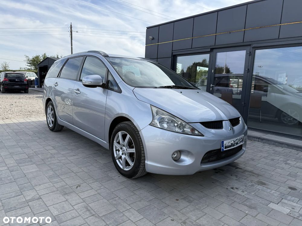 Mitsubishi Grandis 2.4 Inform - 1