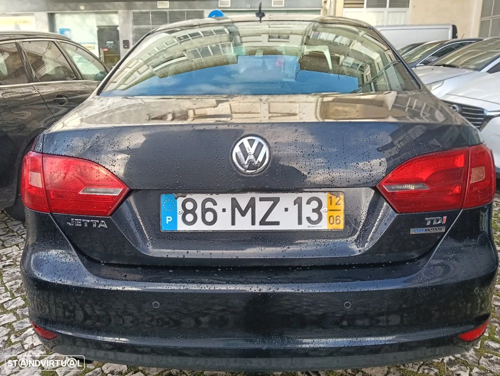 VW Jetta 1.6 TDi Blue Motion Comfortline - 17