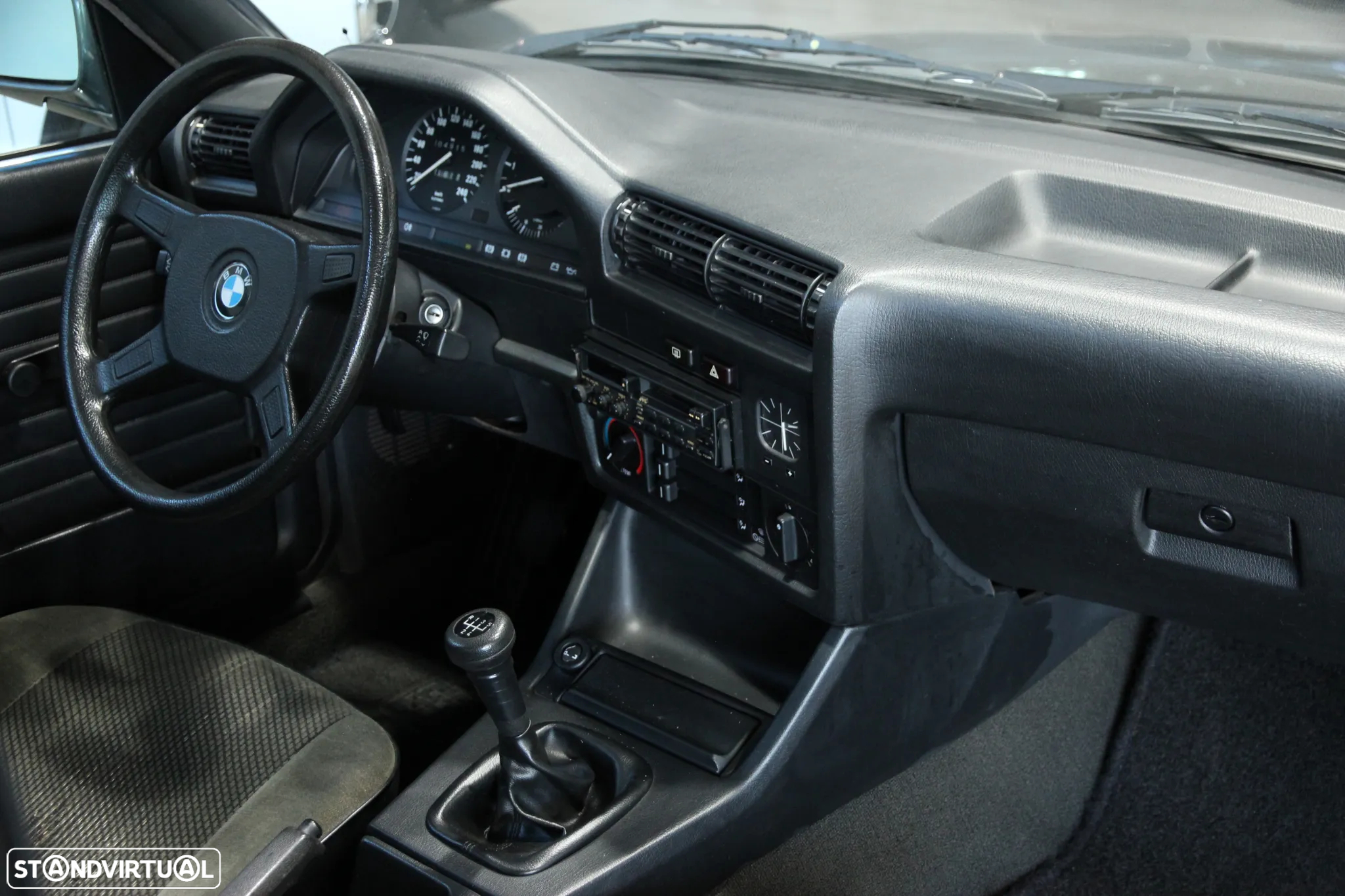 BMW 318 i - 12