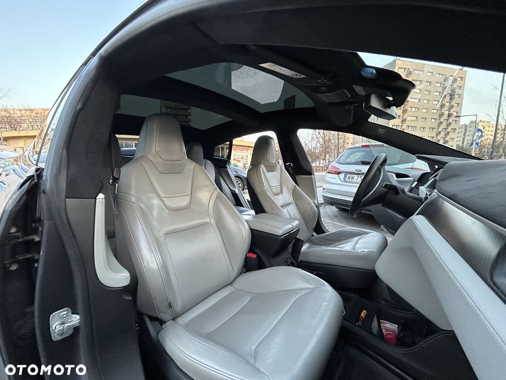 Tesla Model S 85 D - 16