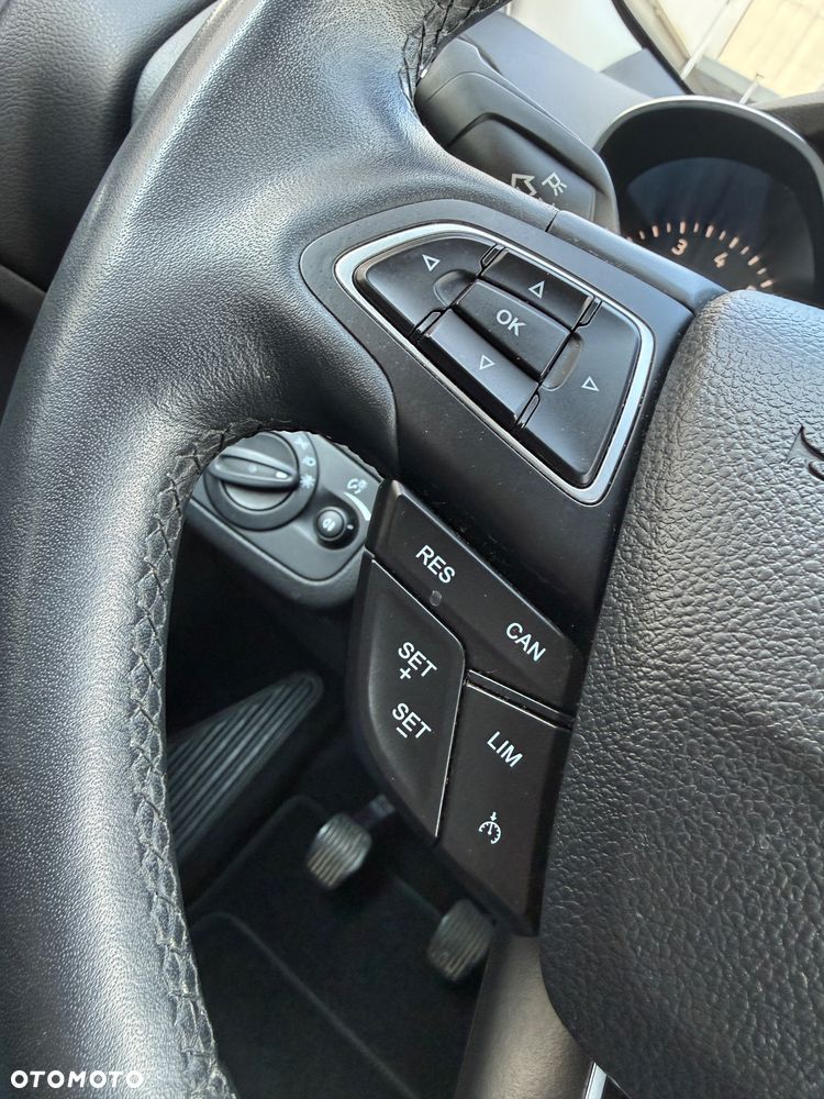 Ford Kuga 1.5 EcoBoost 2x4 Titanium - 27