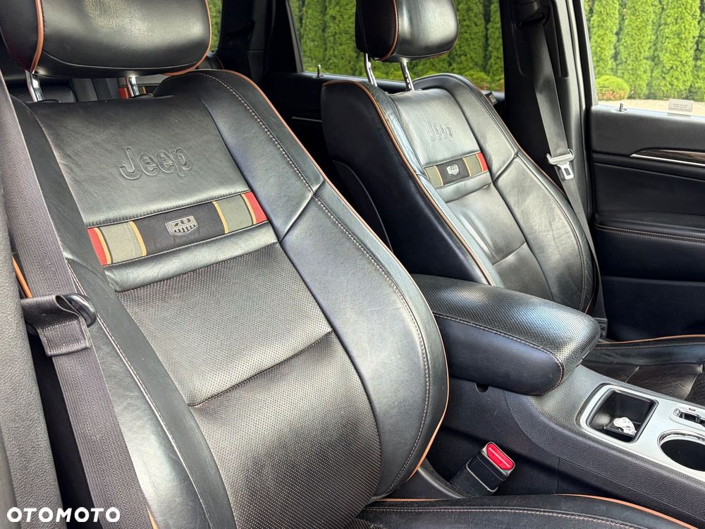 Jeep Grand Cherokee - 23
