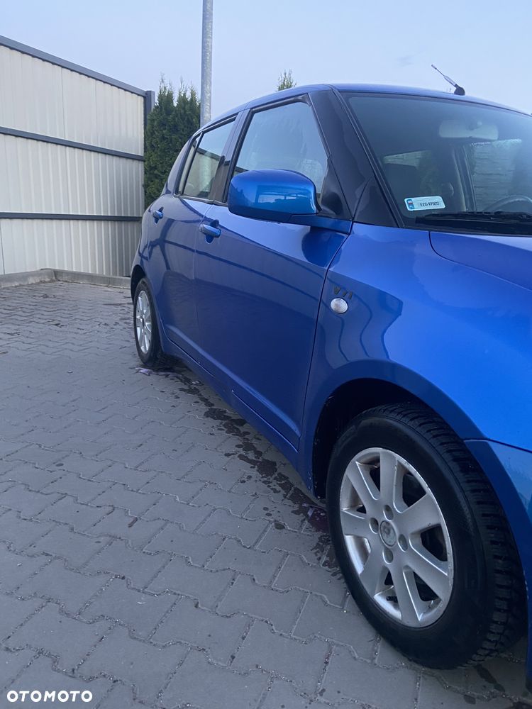 Suzuki Swift - 4