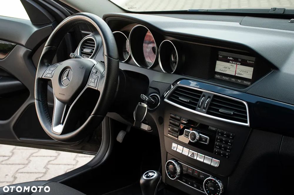 Mercedes-Benz Klasa C 180 BlueEFFICIENCY - 19