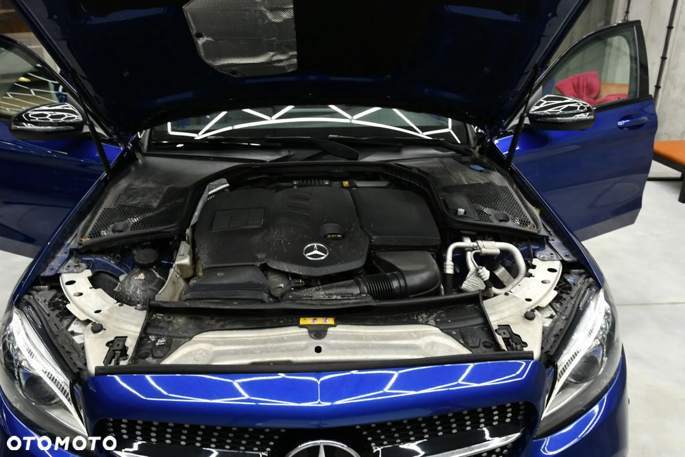 Mercedes-Benz Klasa C 300 d 4MATIC 9G-TRONIC - 33