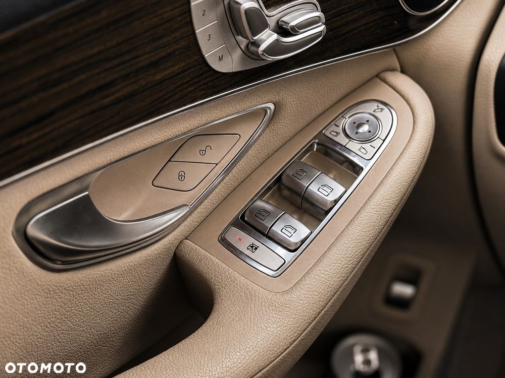Mercedes-Benz GLC 300 4Matic 9G-TRONIC - 24