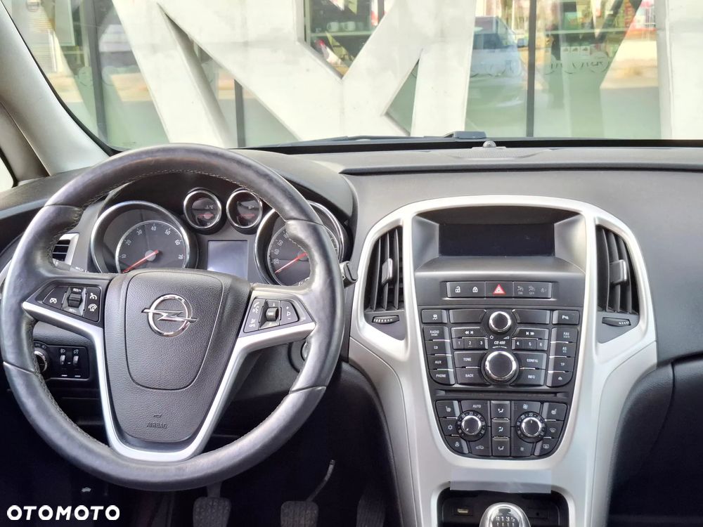 Opel Astra 1.4 Turbo Exklusiv - 30