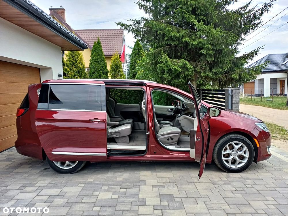 Chrysler Pacifica - 5