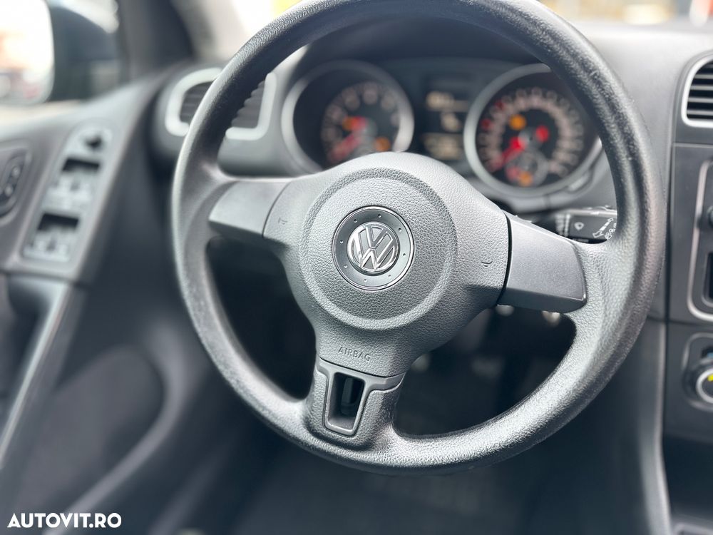 Volkswagen Golf 1.4 Comfortline - 12
