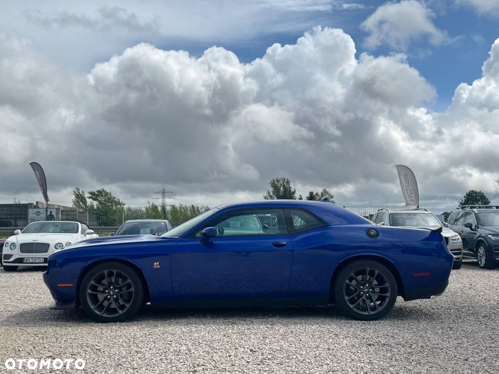 Dodge Challenger - 8