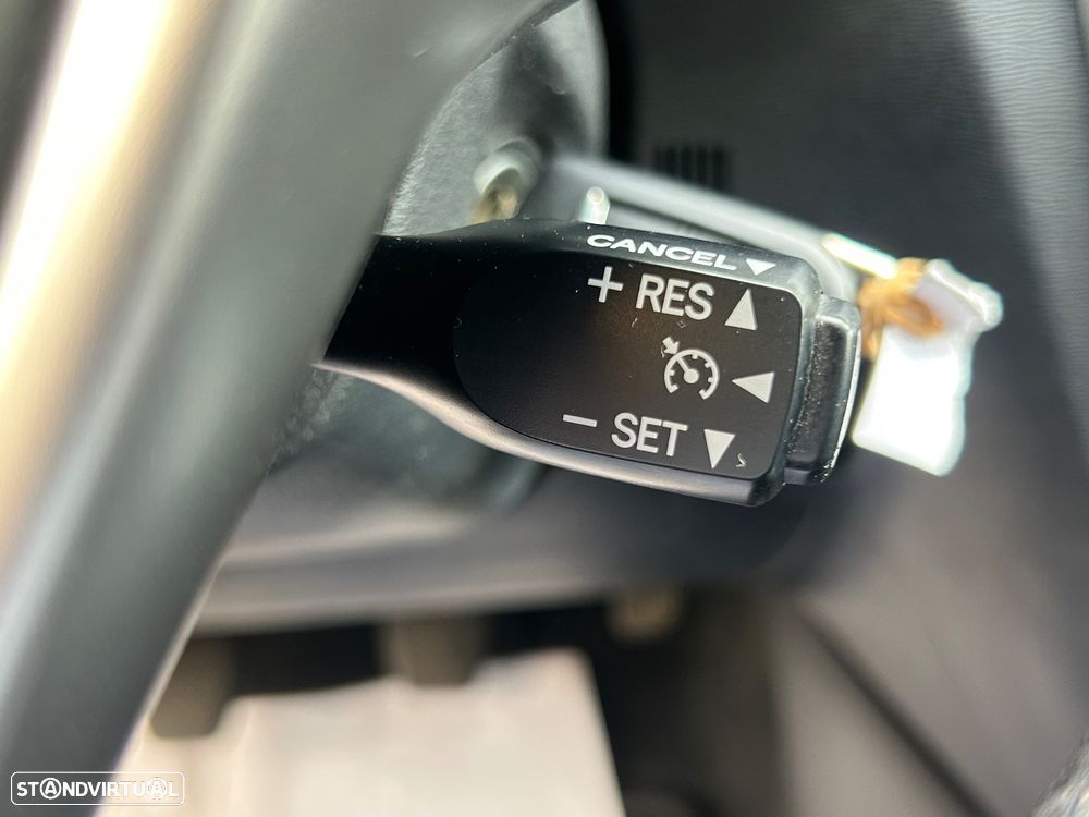 Toyota Avensis SW 2.0 D-4D Exclusive - 15
