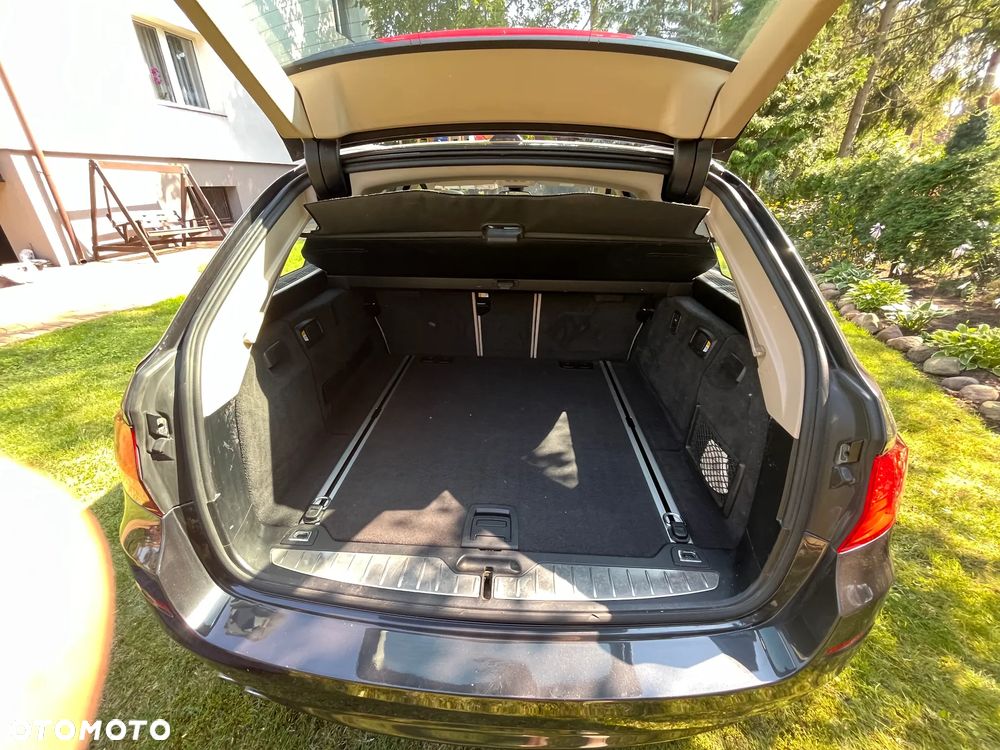 BMW Seria 5 525d xDrive - 9