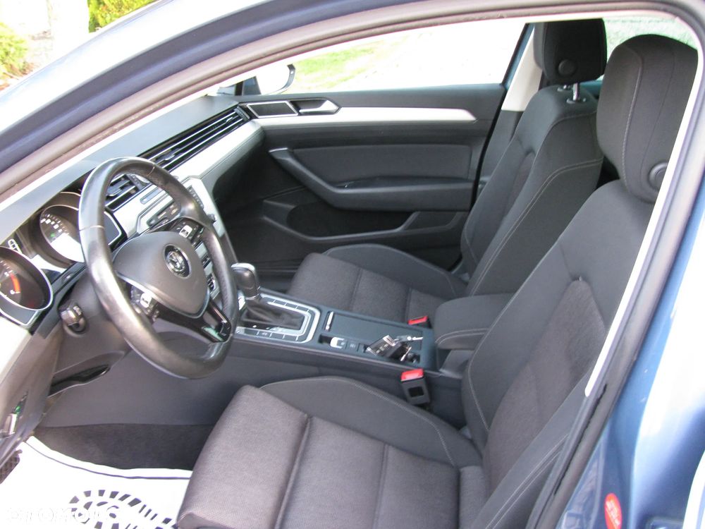 Volkswagen Passat 2.0 TDI SCR DSG Comfortline - 17