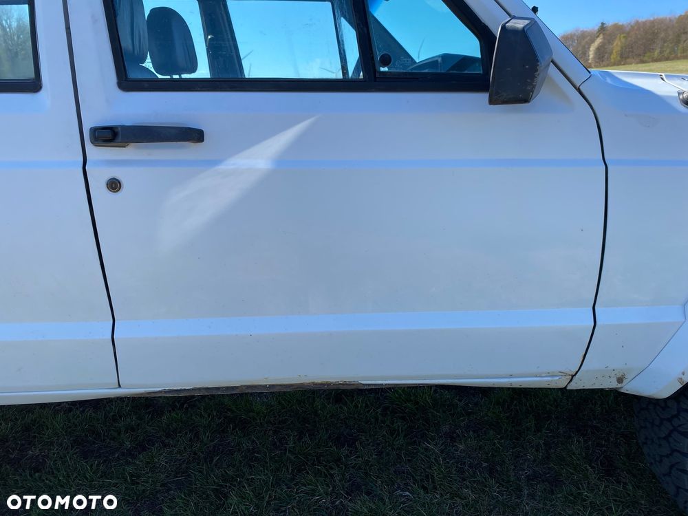 Jeep Cherokee - 10