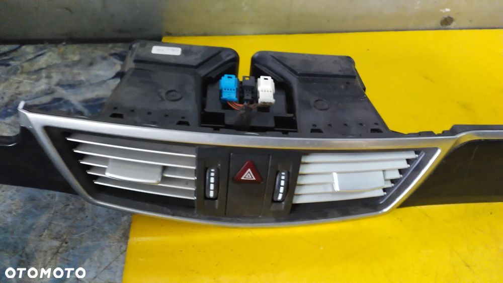 MERCEDES UCHWYT RAMKA OSŁONA NAWIGACJI MERCEDES W212 A2126801236WSPORNIK MERCEDES 6510900727 - 2