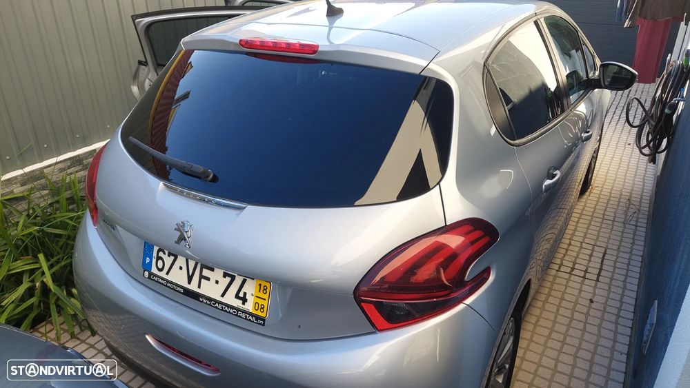 Peugeot 208 1.2 PureTech Signature - 2