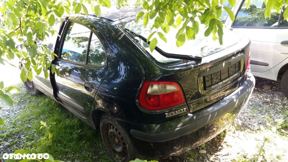 Części Renault Megane IFL 01r. 1.9 diesel NV472 5-drzwi - 4