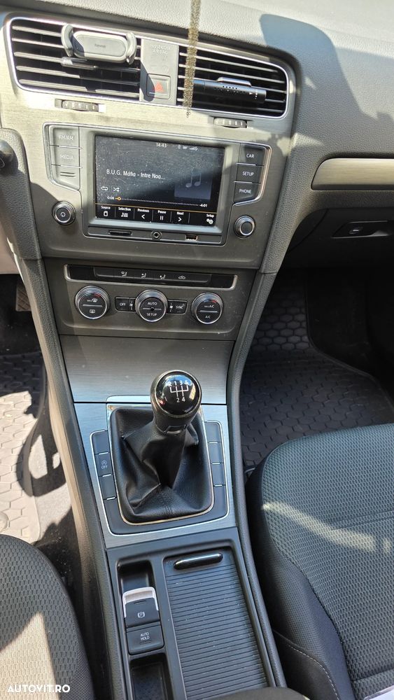 Volkswagen Golf 1.6 TDI DPF BlueMotion Technology Comfortline - 9