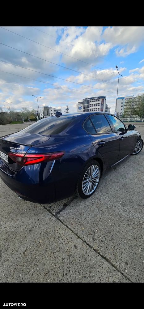 Alfa Romeo Giulia - 8