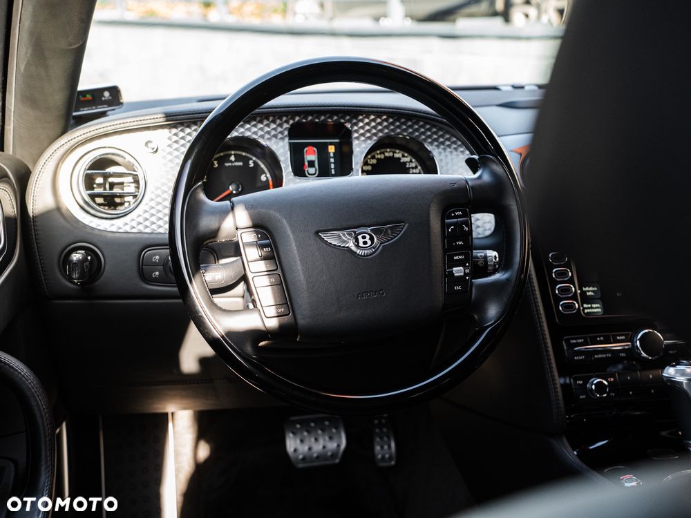 Bentley Flying Spur Standard - 21