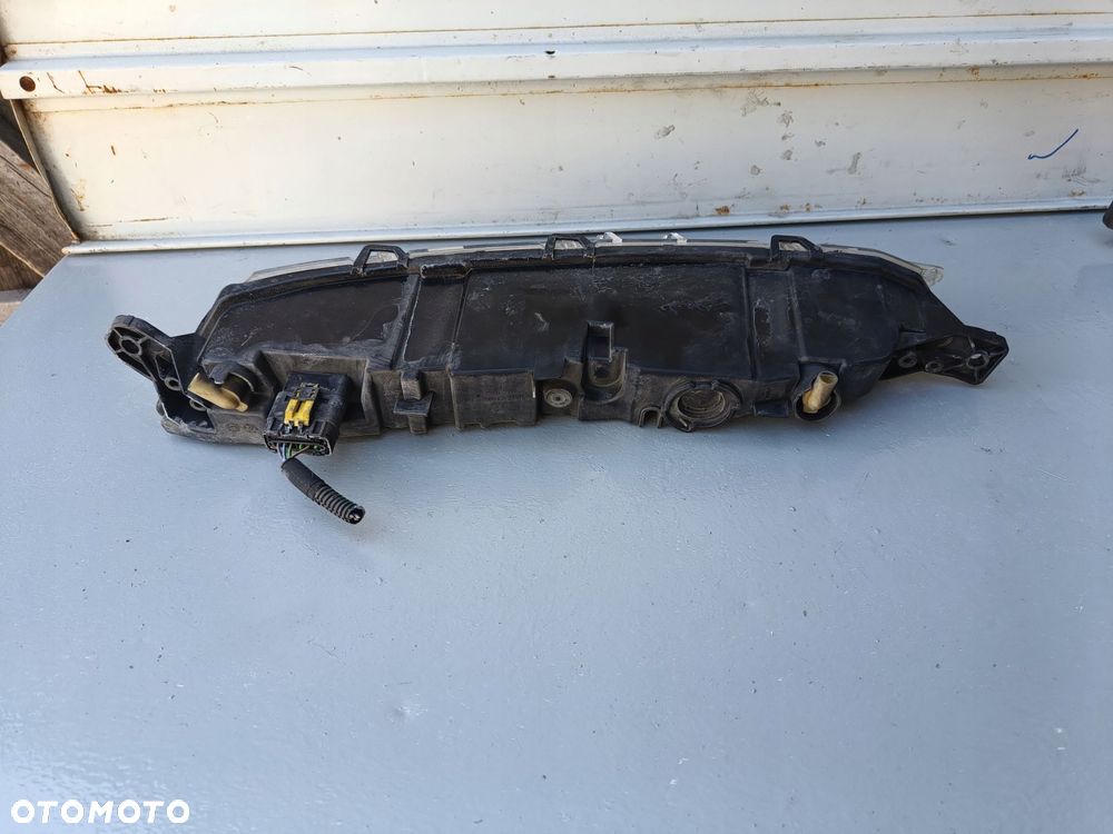 citroen c4 ii gp picasso 13 lampa prawy przód led drl + kostka 9676036480 - 9