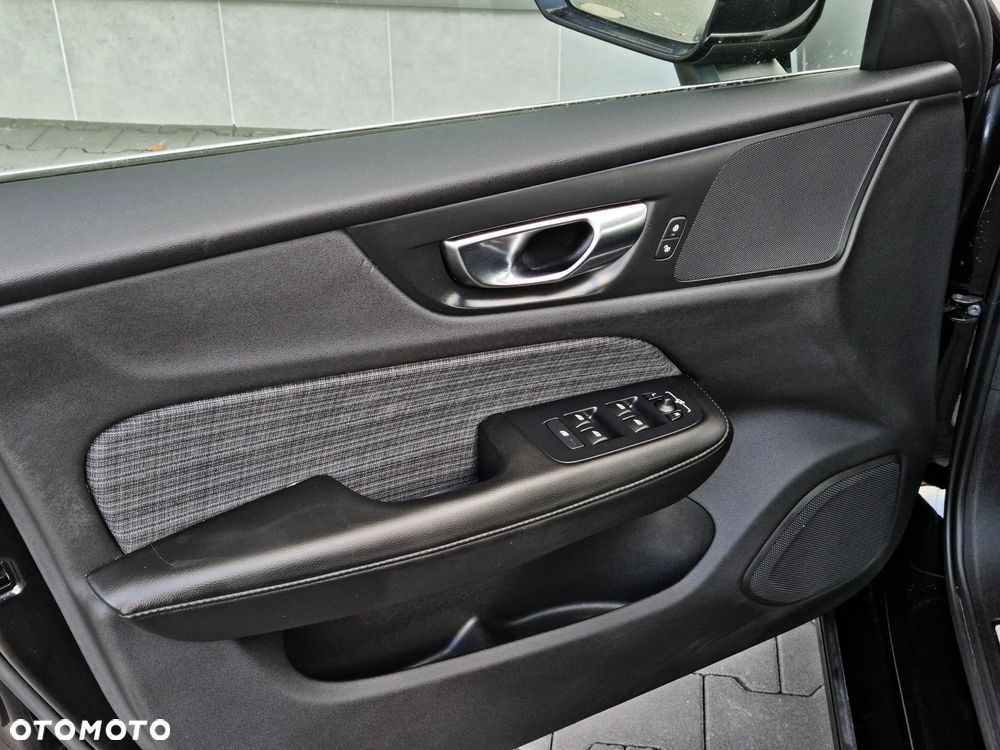 Volvo V60 B3 B Momentum Pro - 19