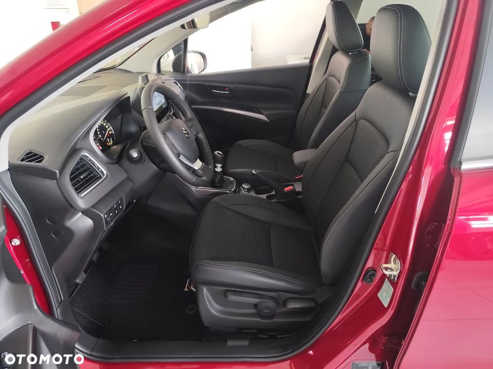 Suzuki S-Cross - 12