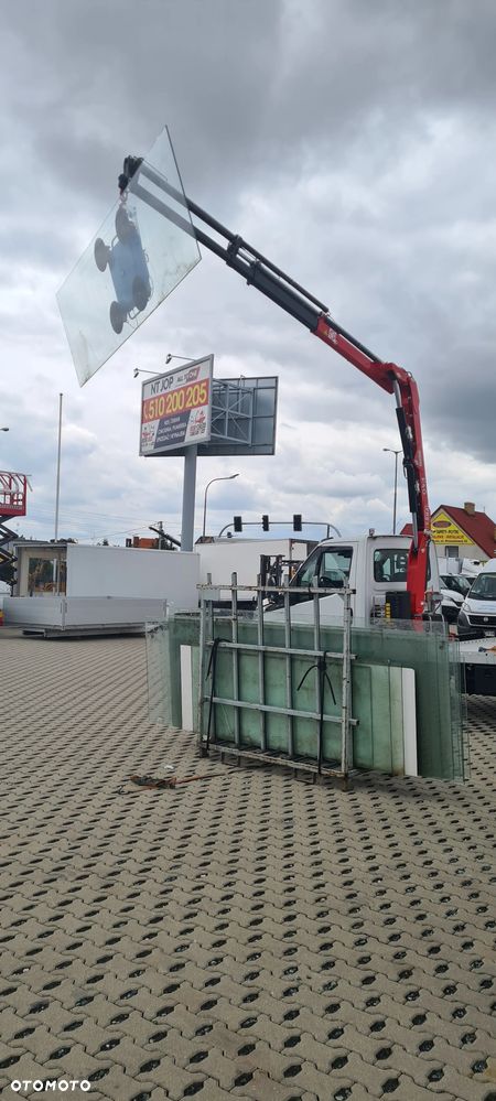 Iveco 35S16 montaż szkła, okien, płyt kamienia. HDS 2020 - 5