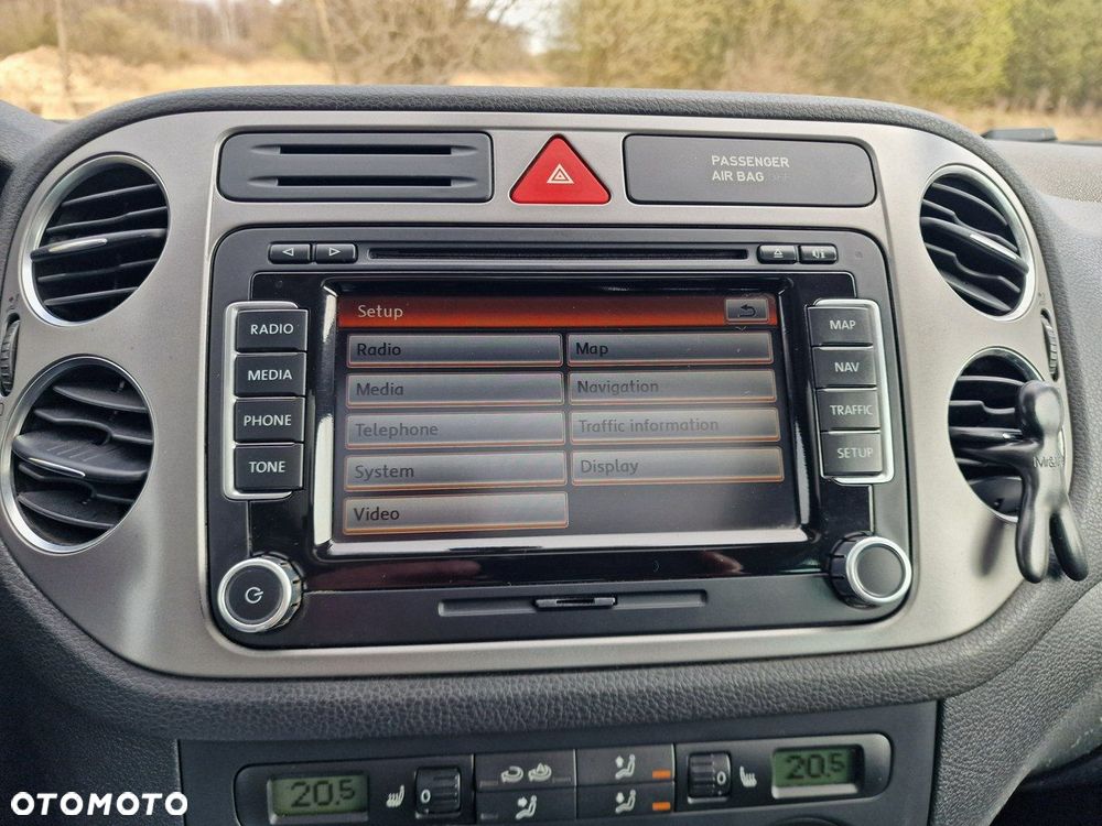 Volkswagen Tiguan 2.0 TDI DPF 4Motion BlueMotion Technology DSG Exclusive - 24