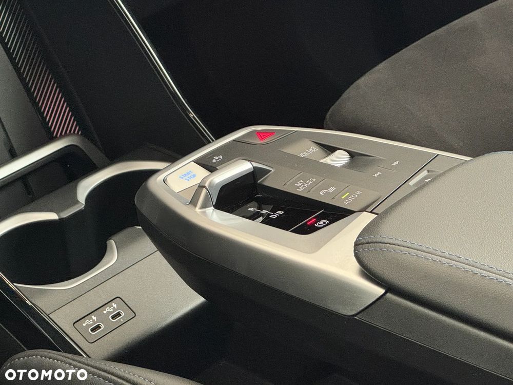 BMW iX1 eDrive20 66.5kWh M Sport Edition - 7