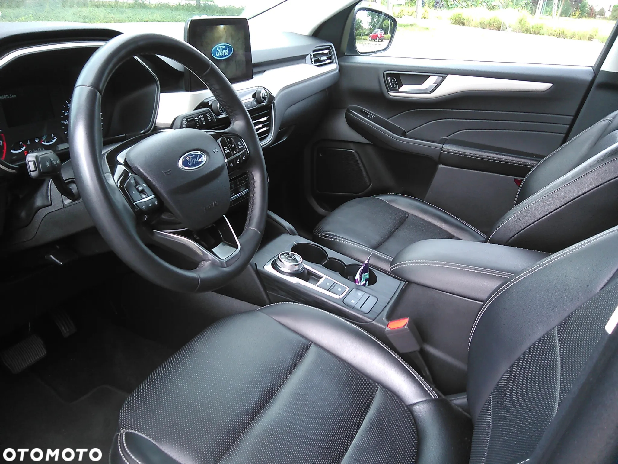 Ford Kuga - 8