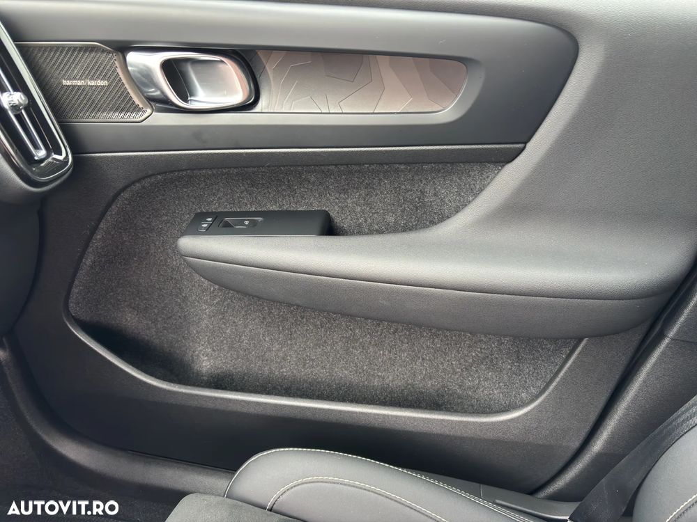 Volvo XC 40 T4 Recharge DKG Ultimate Dark - 18