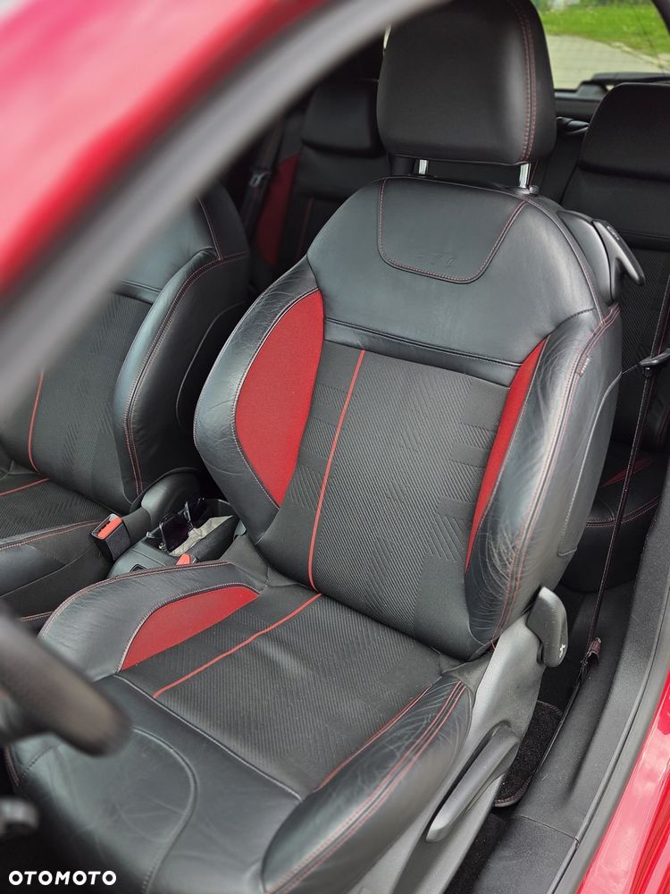 Peugeot 208 1.6 THP GTi - 12