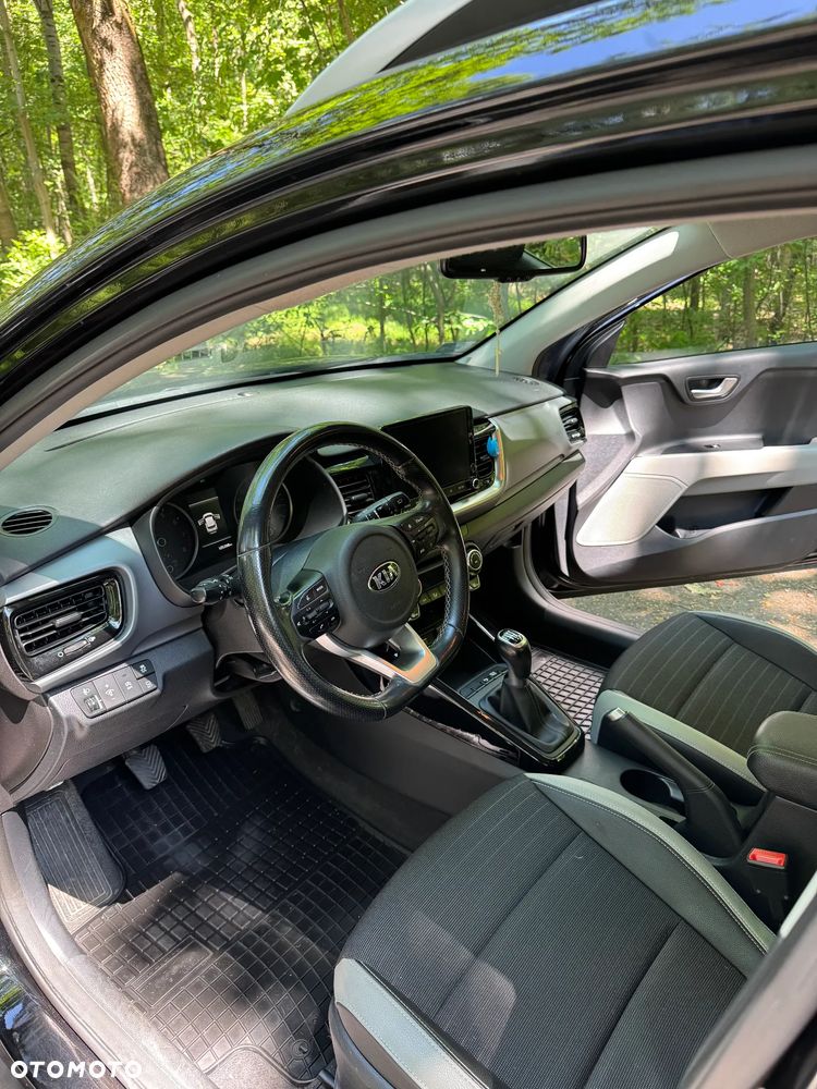Kia Stonic 1.0 T-GDI L - 10