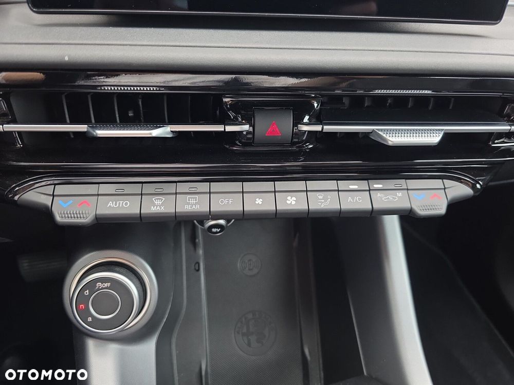 Alfa Romeo Tonale 1.5 T4 GSE mHEV Sprint DCT - 24
