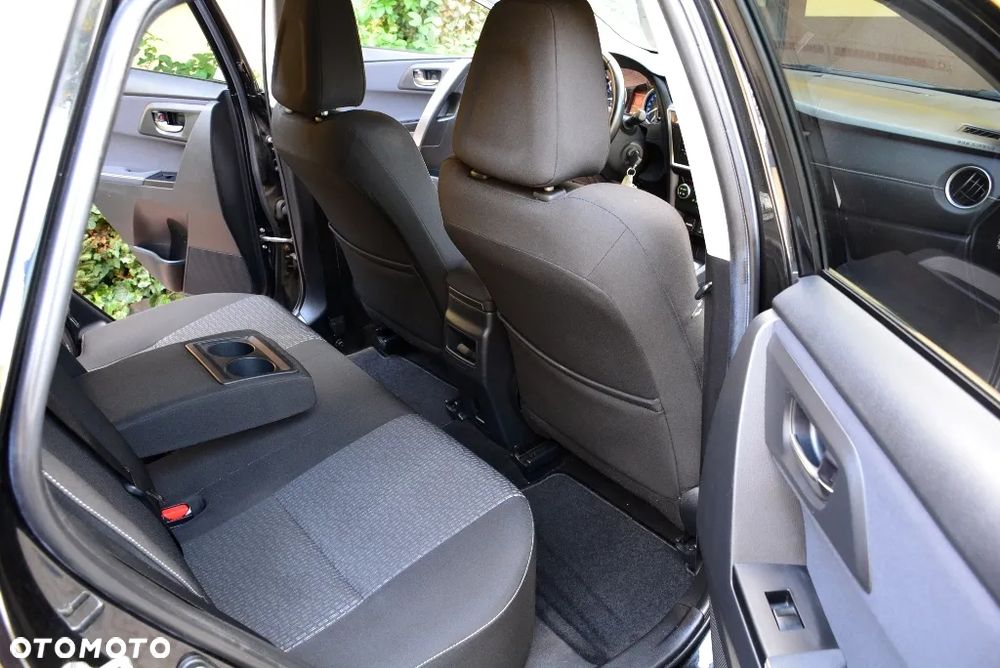 Toyota Auris 1.6 Premium Comfort - 23