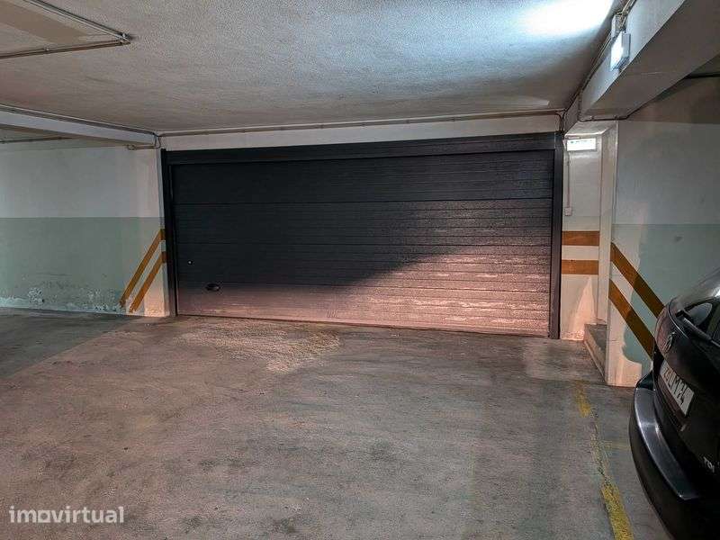 Garagem fechada para arrendar em Gondomar