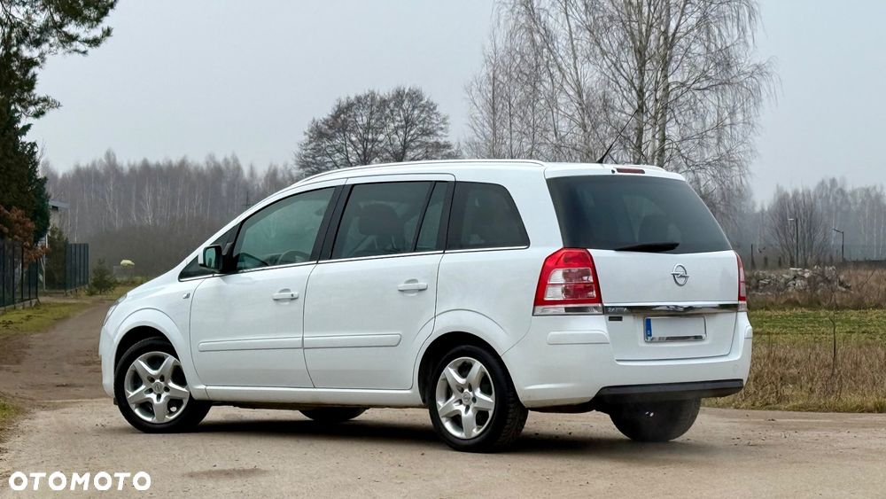Opel Zafira - 16