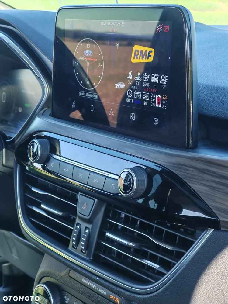 Ford Kuga 2.5 FHEV AWD Titanium X - 29