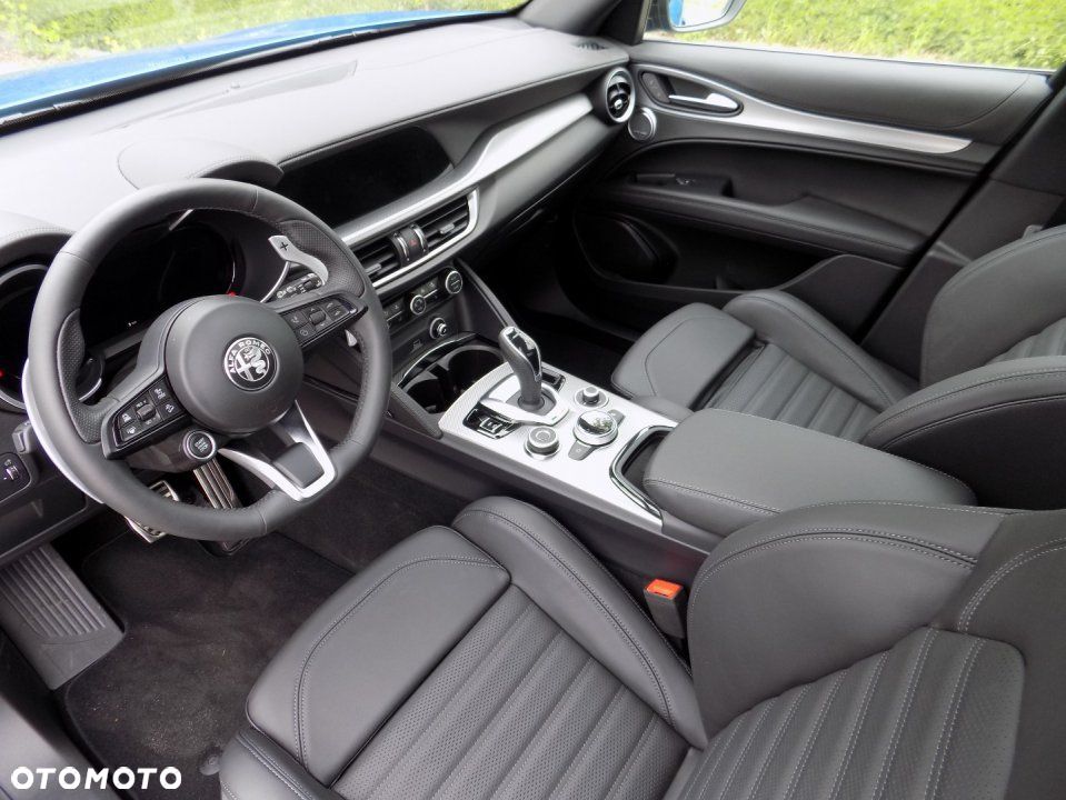 Alfa Romeo Stelvio - 14