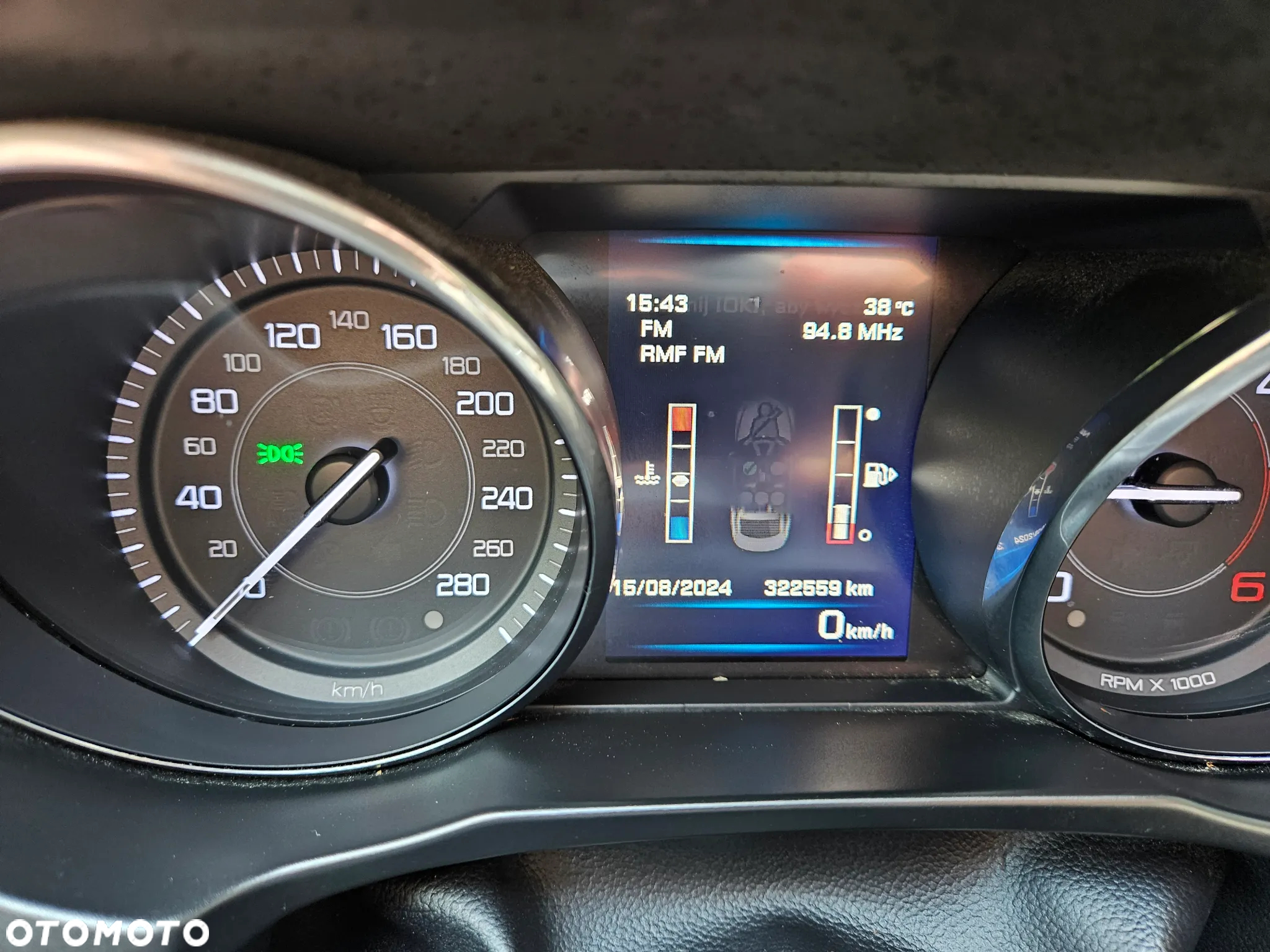 Jaguar XE 2.0 D Prestige - 9