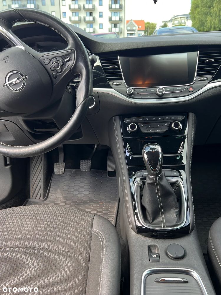 Opel Astra 1.6 Turbo Start/Stop Dynamic - 11