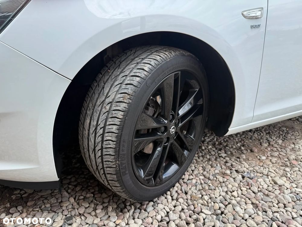 Opel Astra 1.4 Turbo Color Edition - 10
