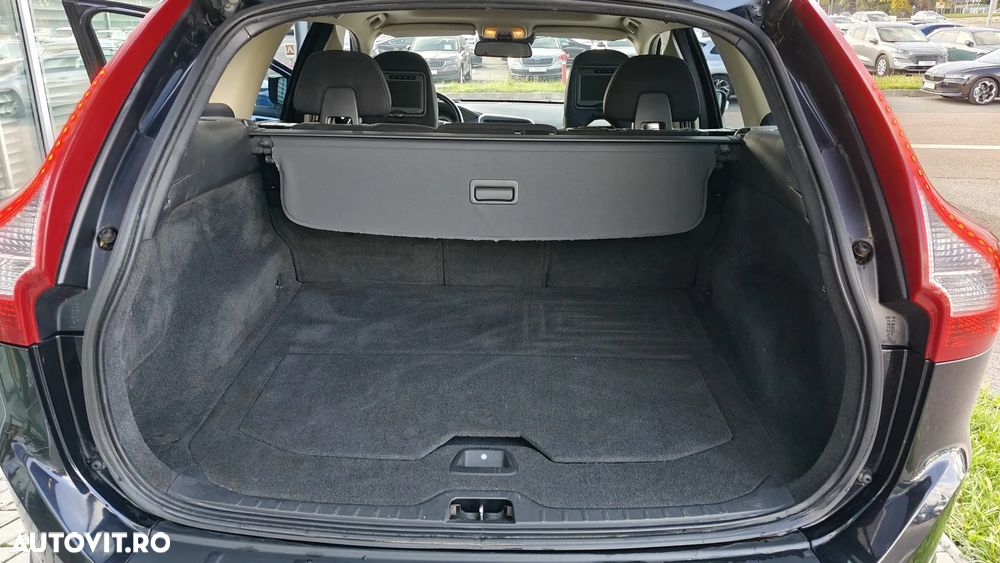 Volvo XC 60 D4 Geartronic Summum - 9