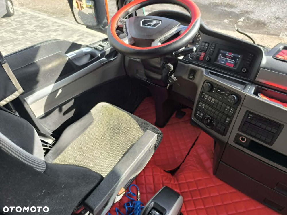 MAN TGX - 33