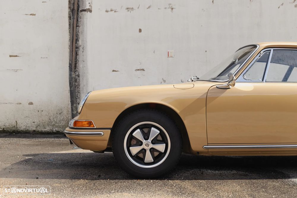 Porsche 911 Série F - 2