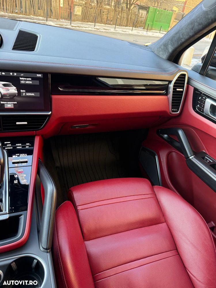 Porsche Cayenne - 23