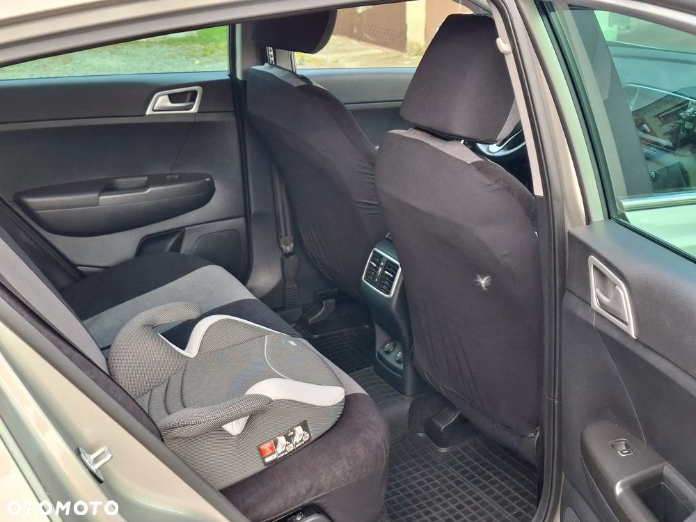 Kia Sportage - 12