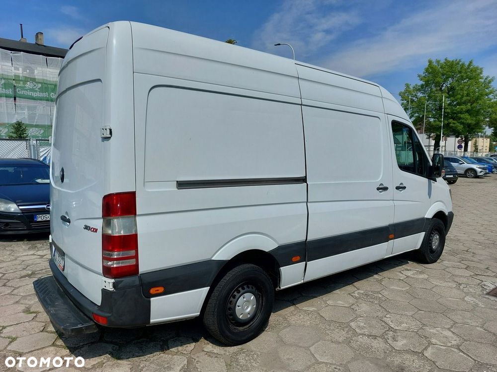 Mercedes-Benz Sprinter - 5