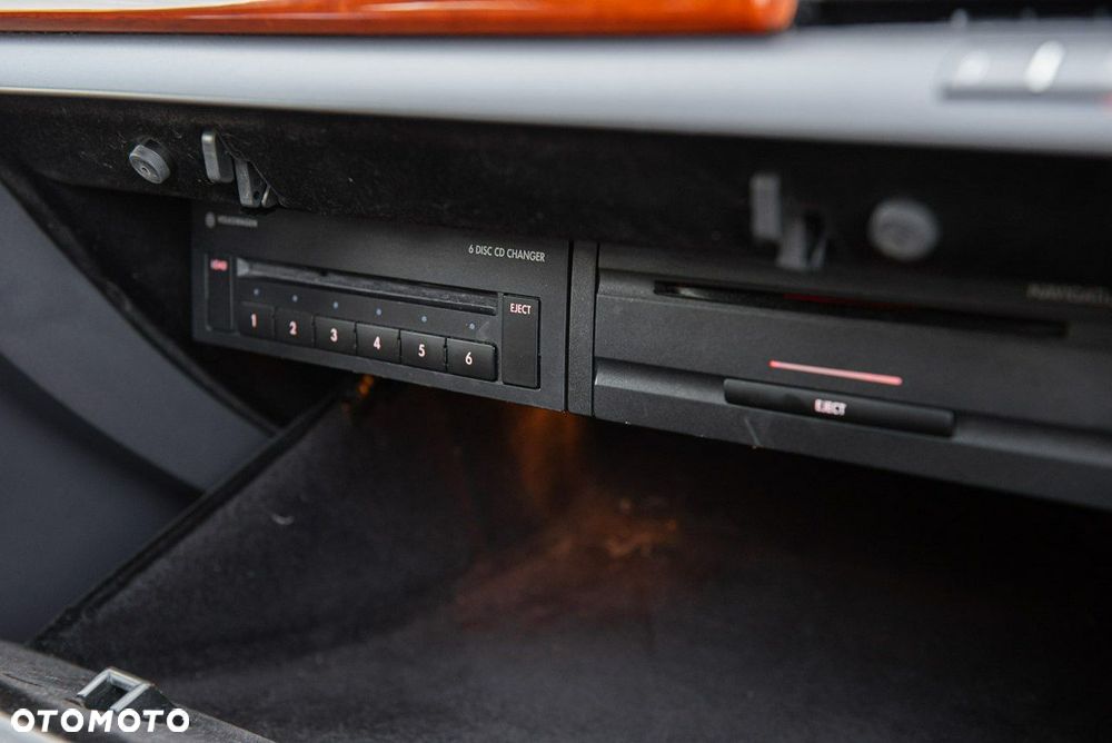 Volkswagen Phaeton - 33